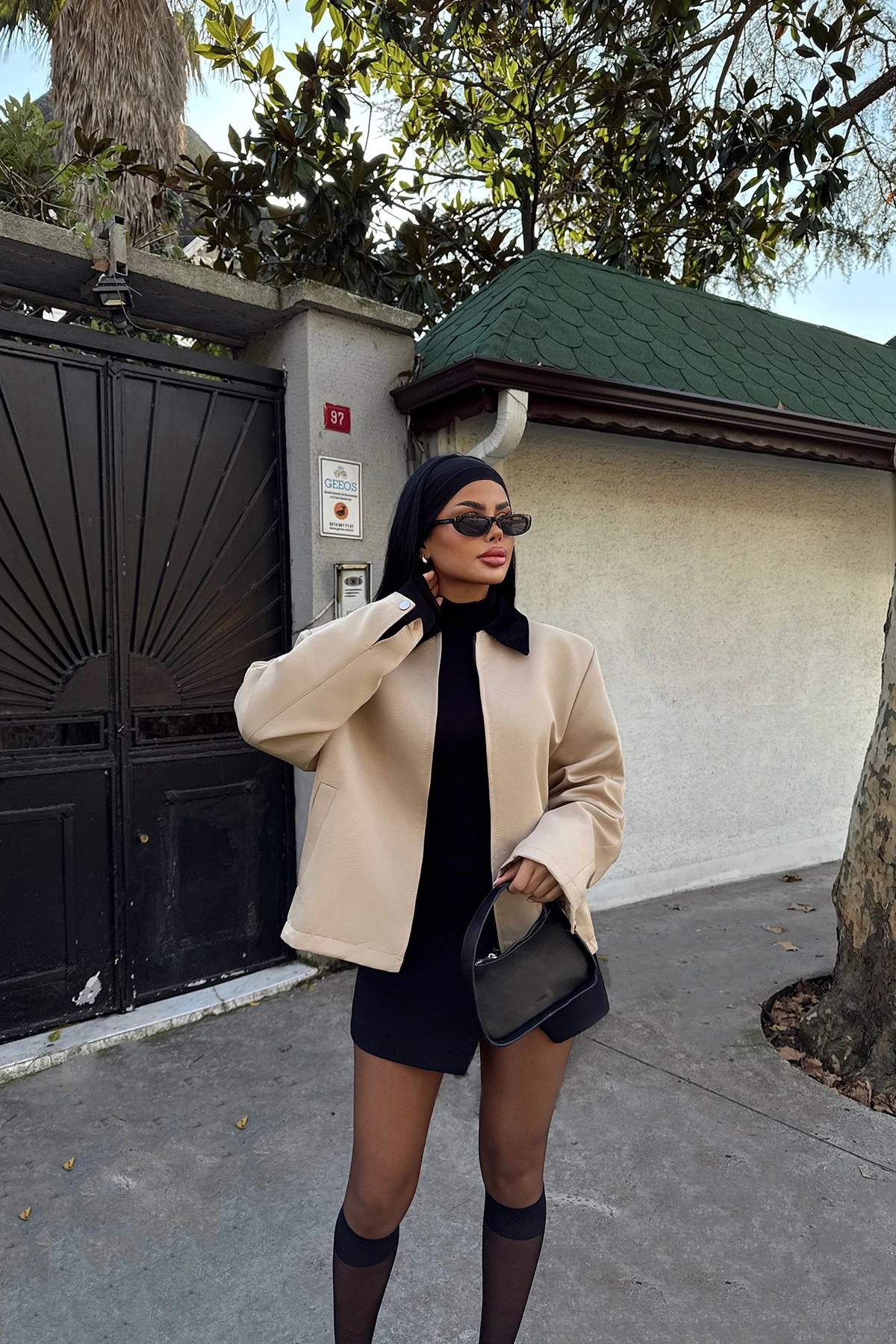 Picture of Cream Pocket Detailed Zippered Jacket