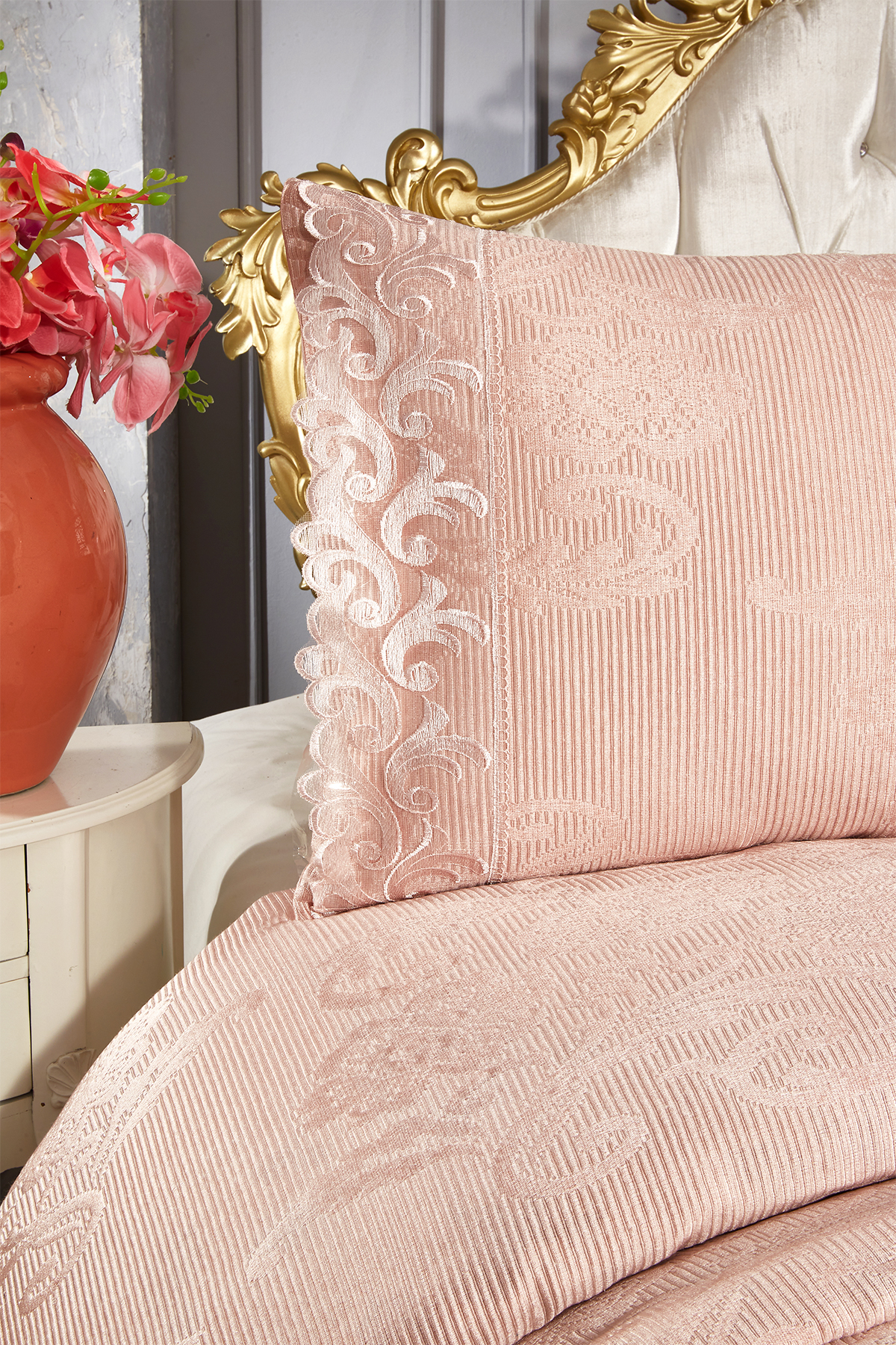 Picture of Fransız Dantelli Belins Çift Kişilik Yatak Örtüsü Pudra