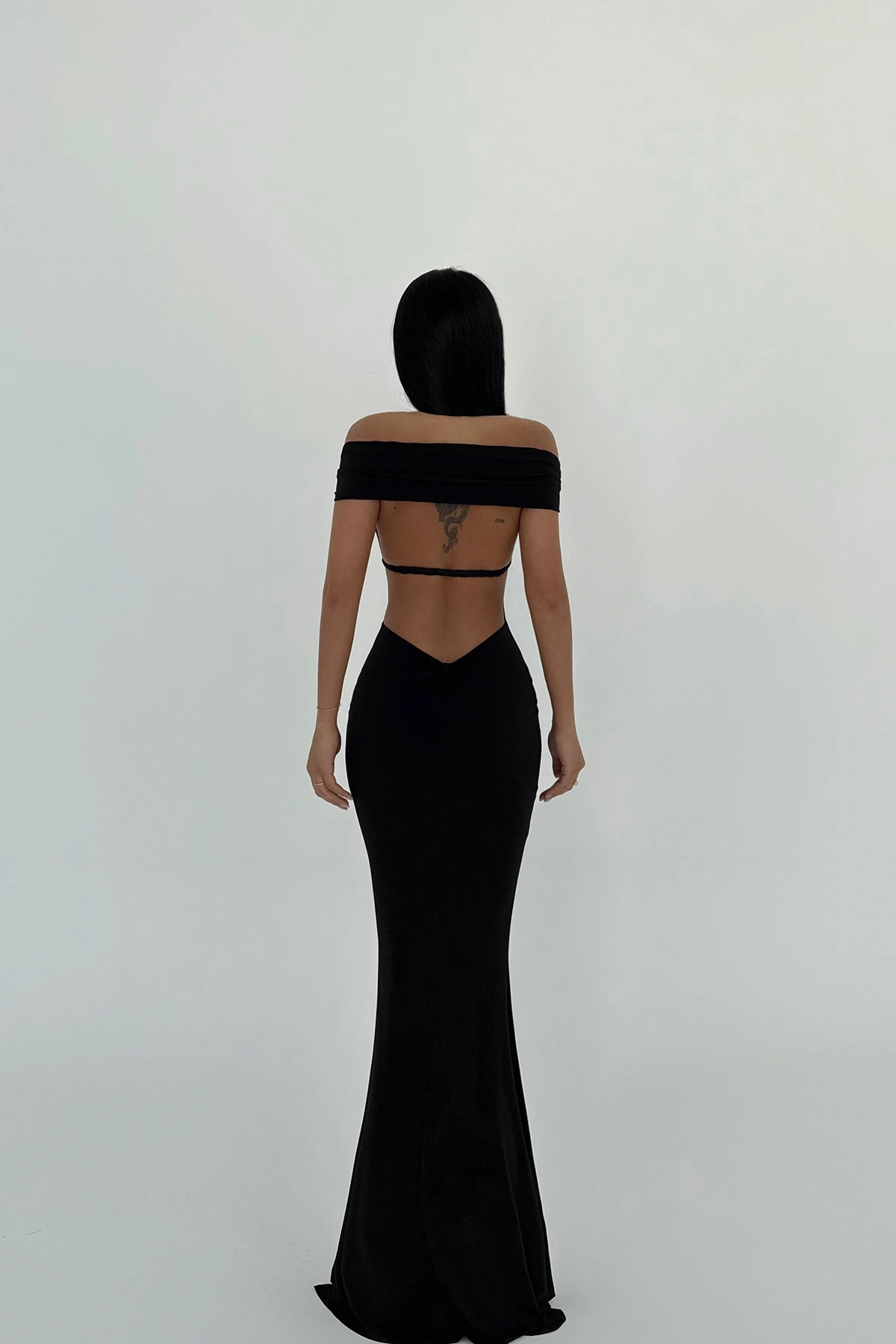 Picture of Black Brooch Detail Dress