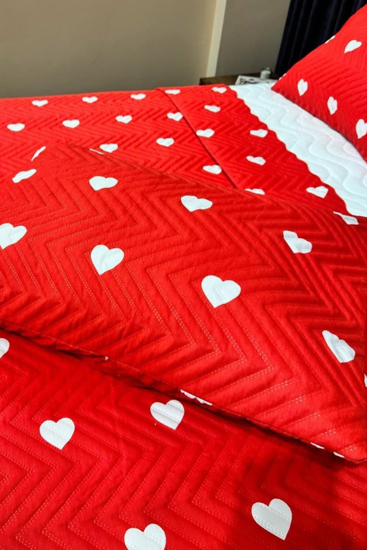 Picture of Ultrasonik Kapitoneli Leman Çift Kişilik Yatak Örtüsü