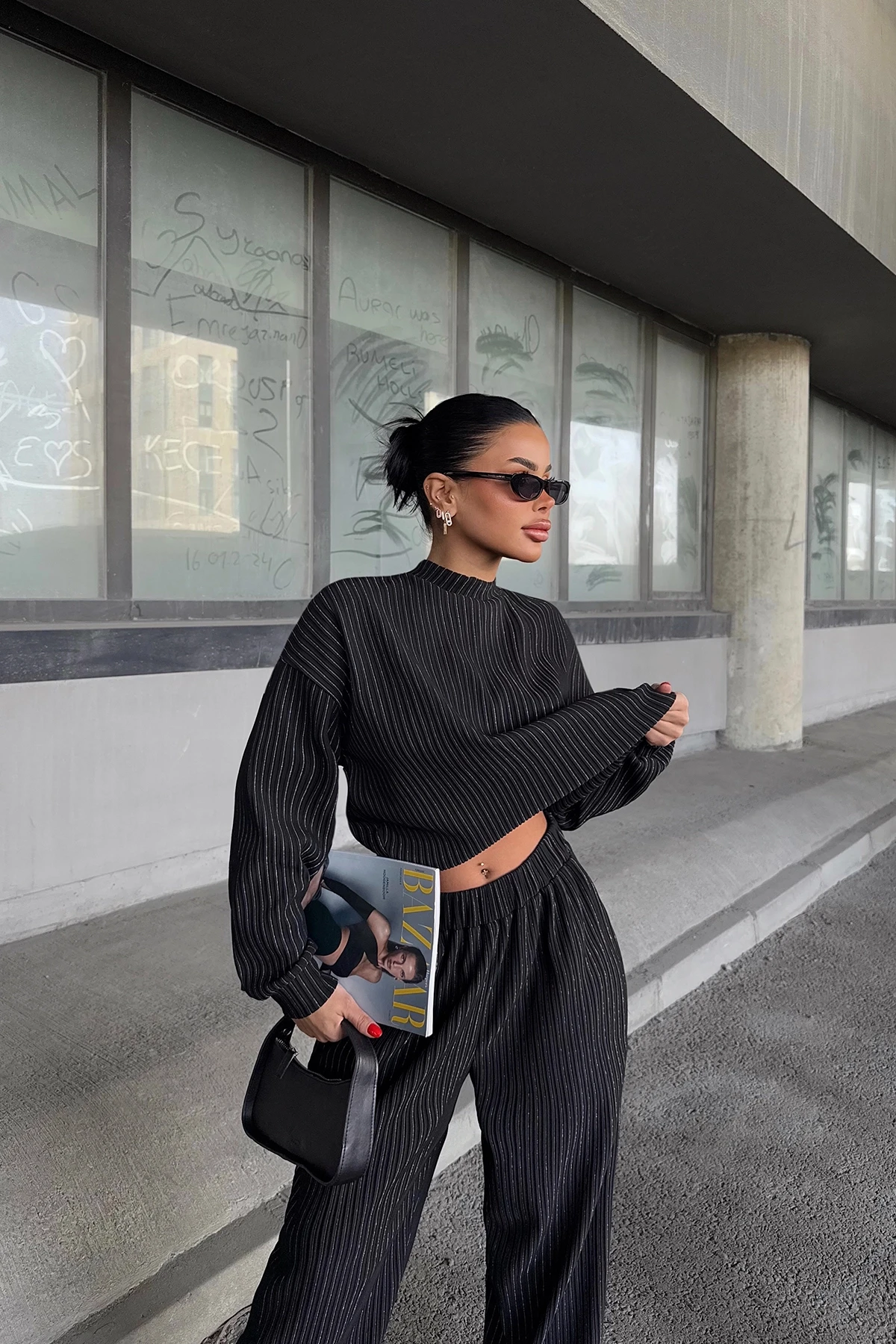 Picture of Black Albinia Set