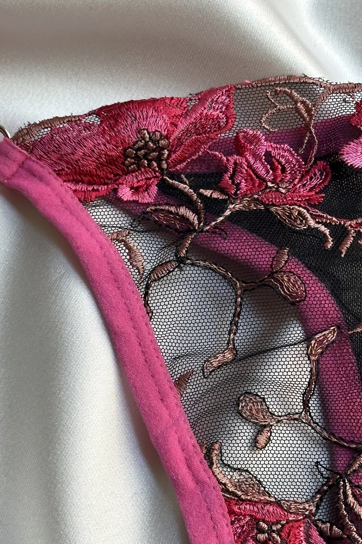 Picture of Pink Floral Detailed Underwear