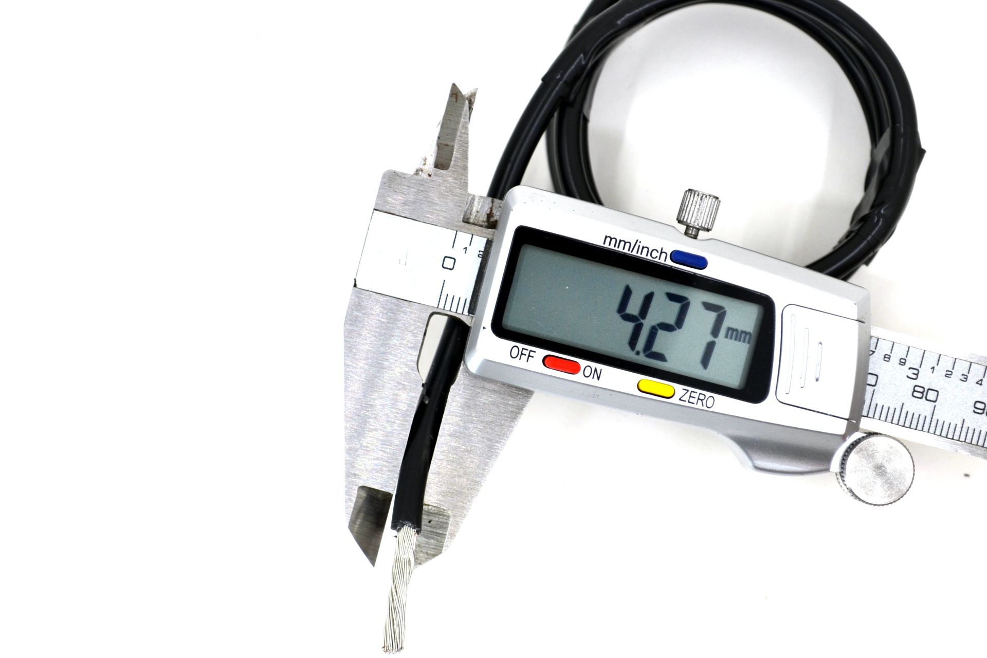 Picture of 50 Metre 5mm² Siyah Bakır Kablo Kalaylı Nyaf Tekne Oto Karavan Elektrik Tesisat Kablosu Top