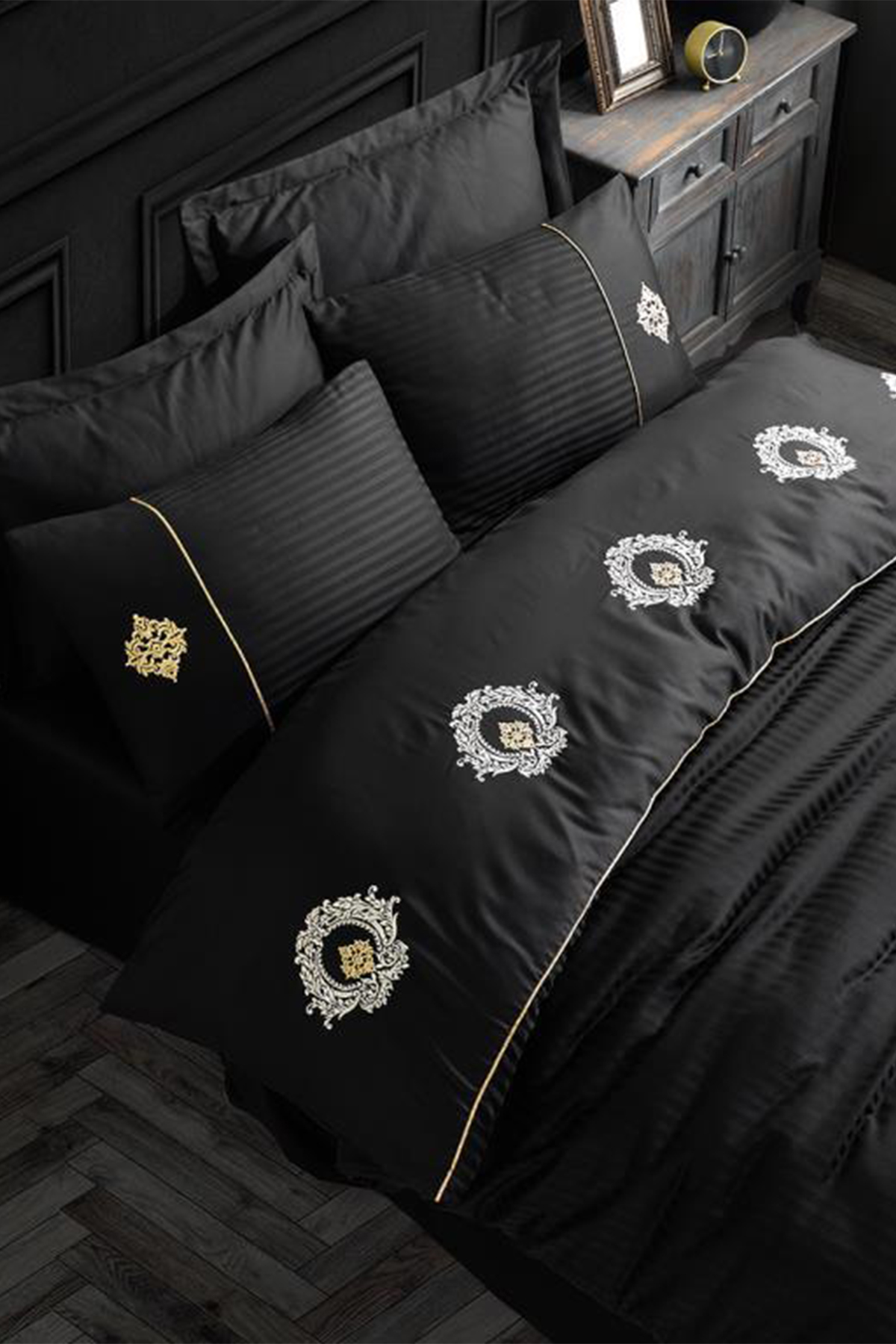 Picture of Elegant Nakışlı Pamuk Saten Çift Kişilik Nevresim Takımı Olimpos Siyah