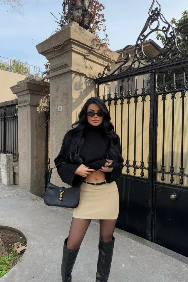 Picture of Cream Pocket Detail Belted Skirt