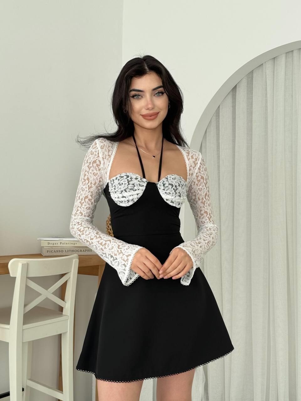 Picture of KOL VE GÖĞÜS LEZ DANTEL BEDEN ATLAS KUMAŞ GLOPLU ELBİSE