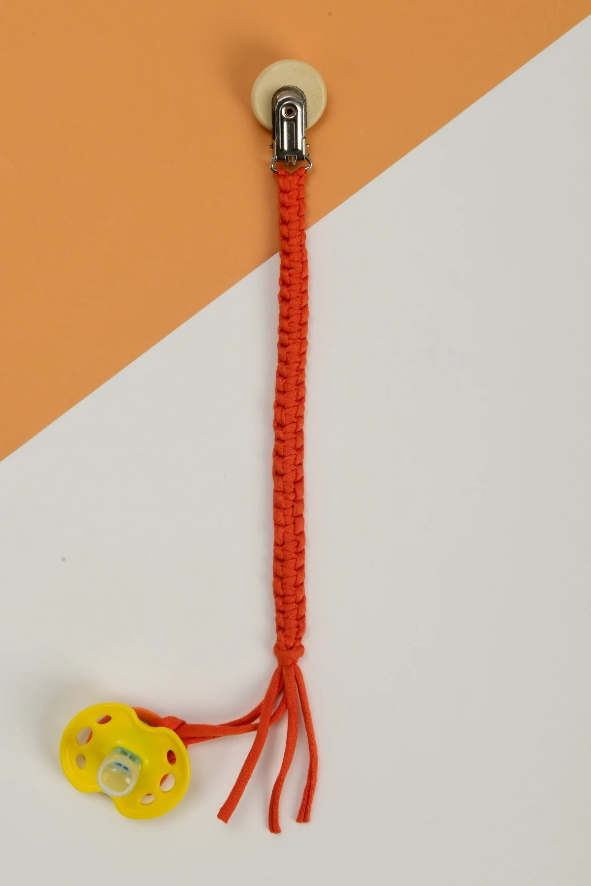 Picture of El Örmesi Doğal Ahşap Emzik Askısı - Kaplumbağa - Turuncu