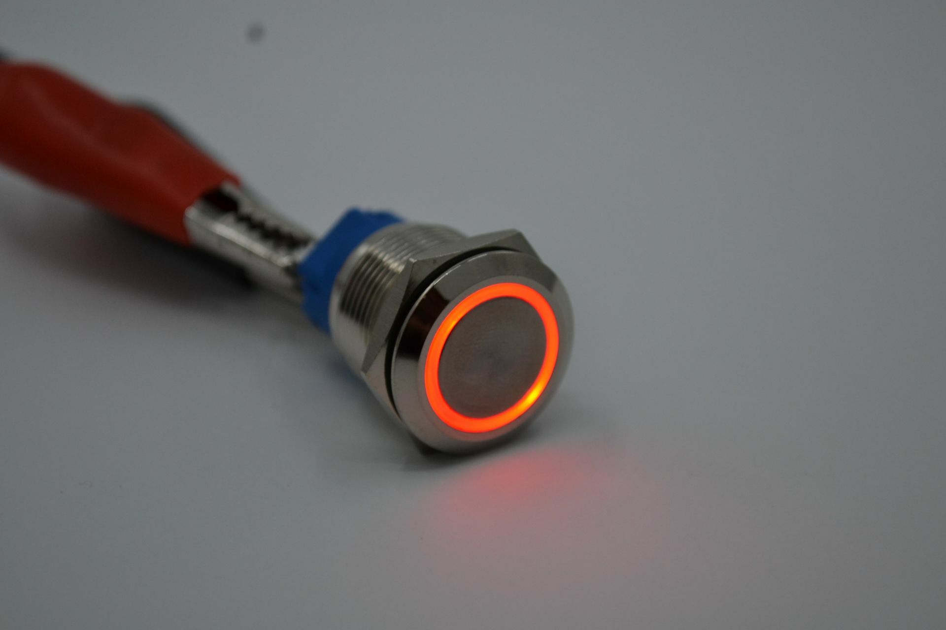 Picture of 19mm Yaylı Metal Buton Kırmızı Işıklı 1NO/1NC Anahtar 12V 24V MT-ANY22