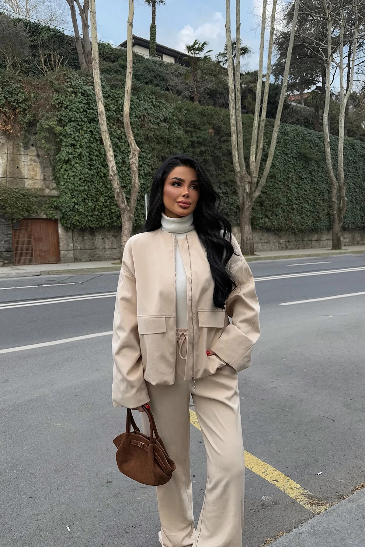 Picture of Cream Pocket Detail Trousers Suit