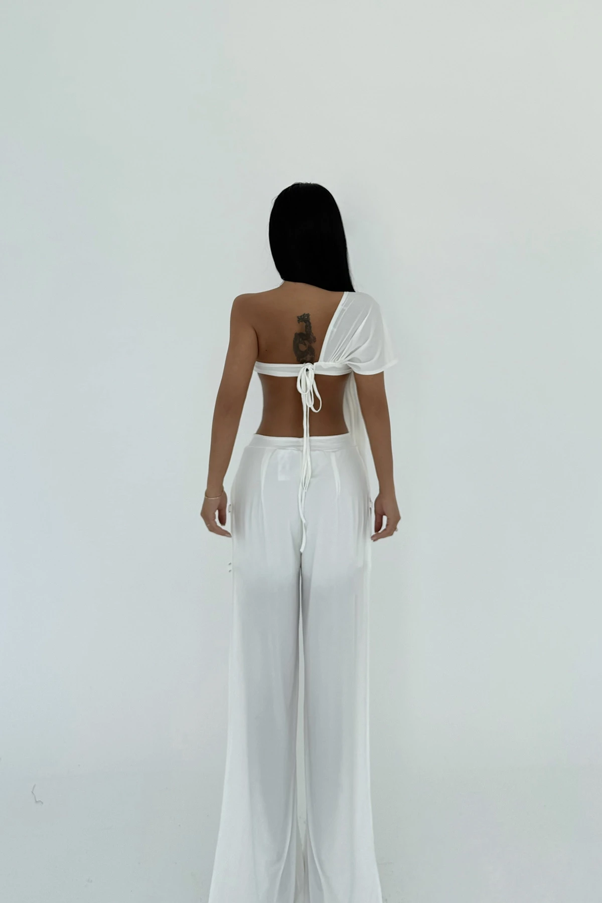 Picture of White Balinega Suit