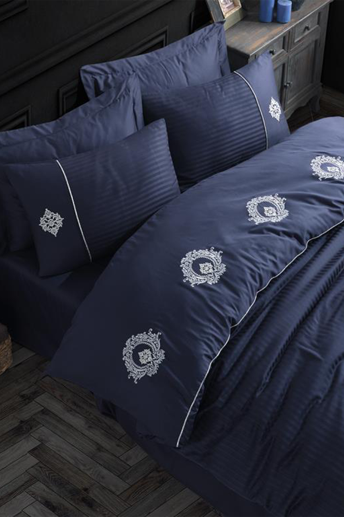 Picture of Elegant Nakışlı Pamuk Saten Çift Kişilik Nevresim Takımı Olimpos Lacivert