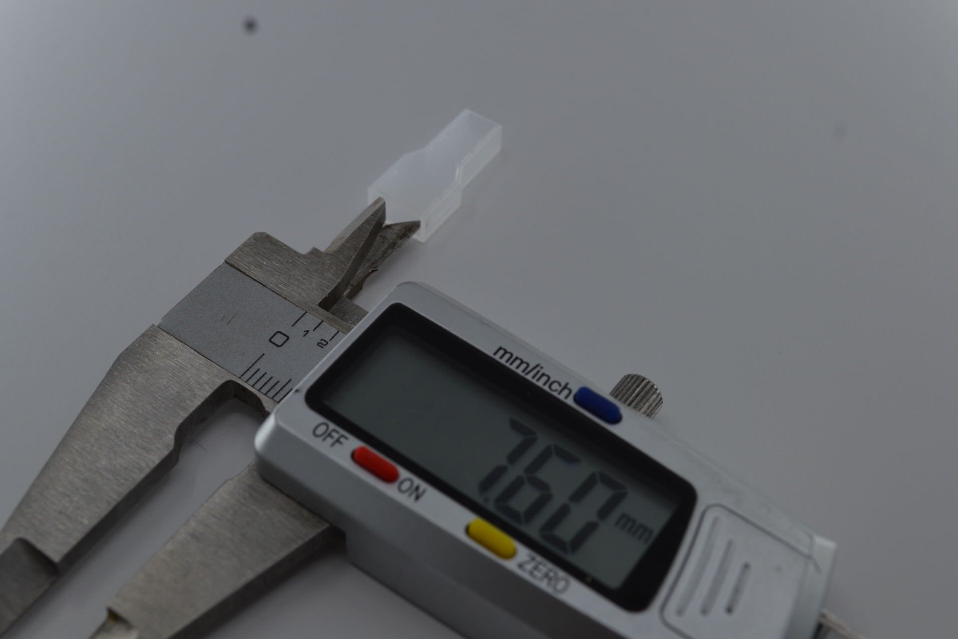 Picture of Fiş Kılıfı Şeffaf 6,3 Dişi Terminal İçin 300 Adet Muhafaza