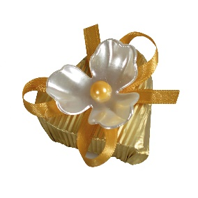 Picture of HEART - HAZELNUT SPRINKLED & GIANDUJA FILLED MILK CHOCOLATE GOLD 2Kg