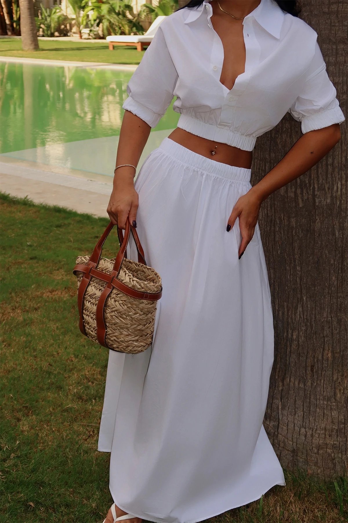 Picture of White Skirt Suit