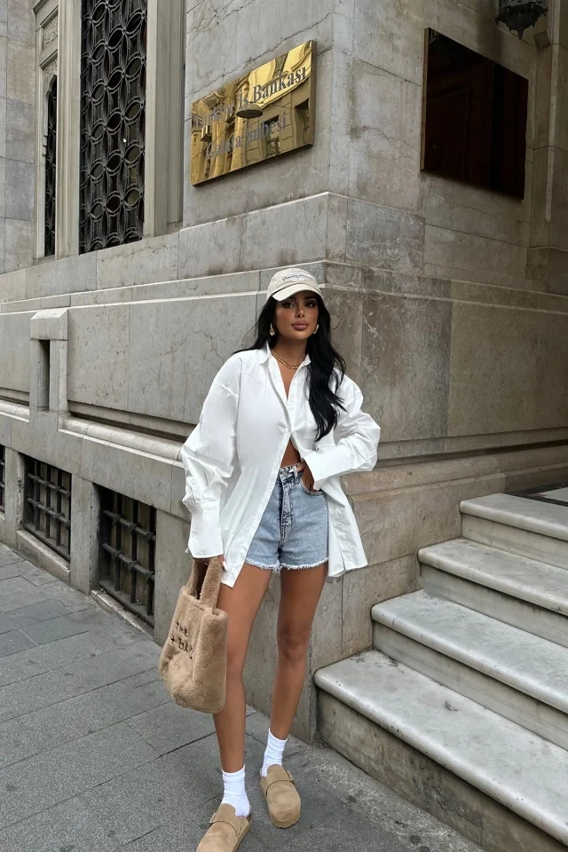 Picture of White Poplin Pocket Detail Shirt