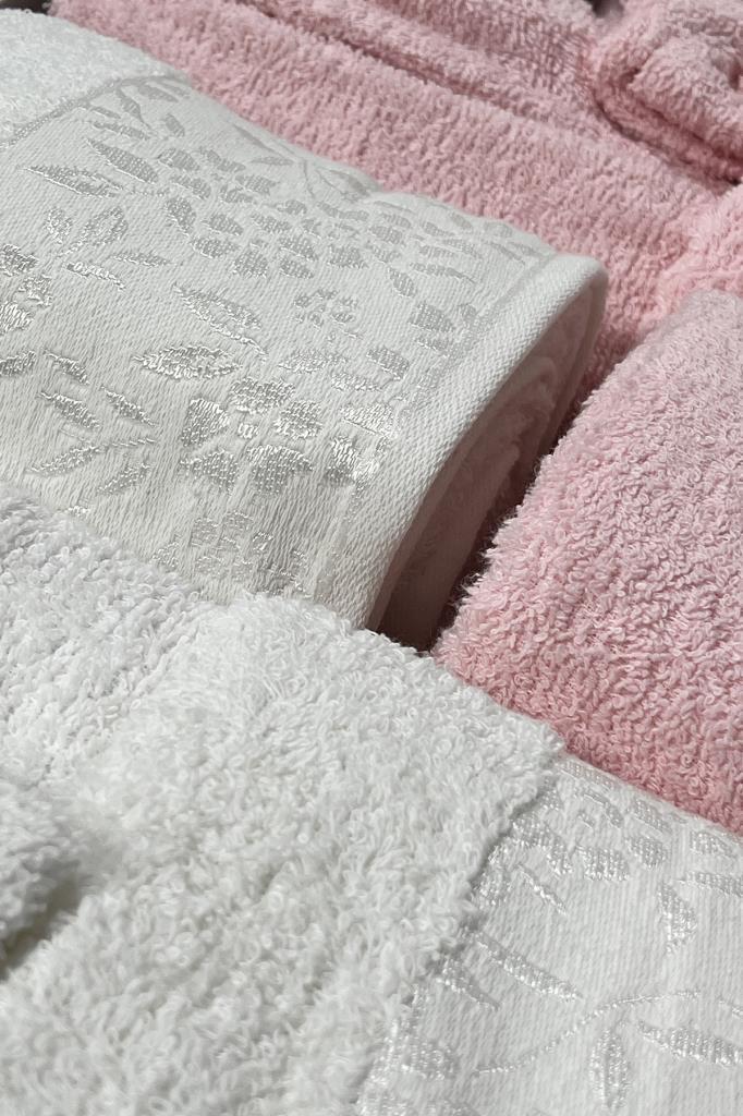 Picture of Platin Jakarlı 10 Parça Aile Bornoz Takımı Krem Pudra