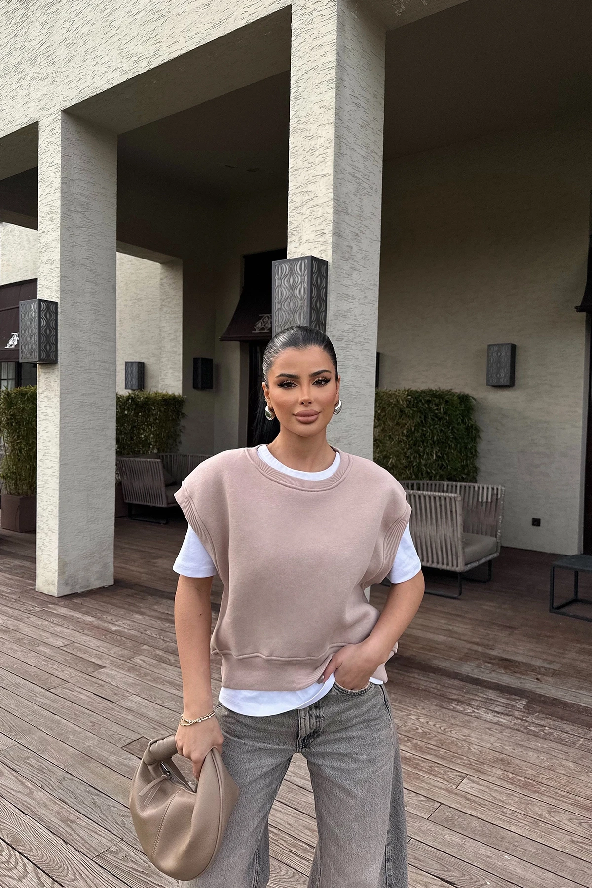 Picture of Beige Alice Zero Sleeve Sweat