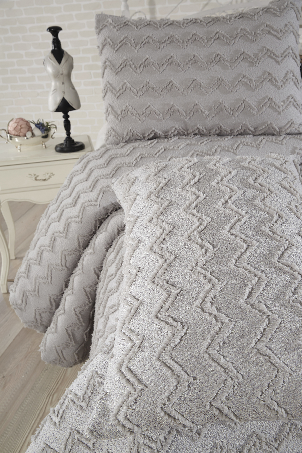 Picture of Çeyiz Diyarı Lumpa 3 Parça Çift Kişilik Pike Takımı Gri