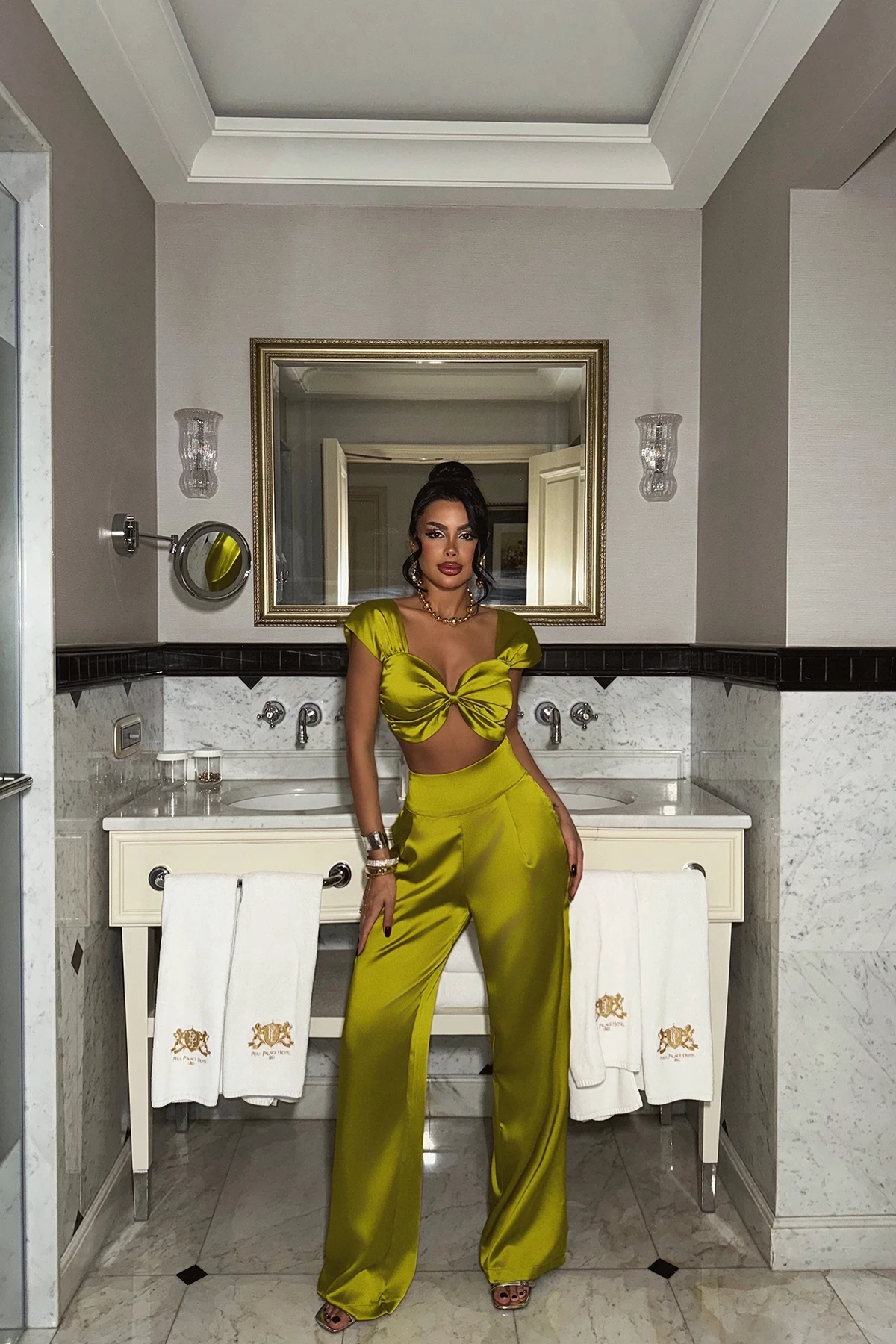 Picture of Oil Green Trousers Suit