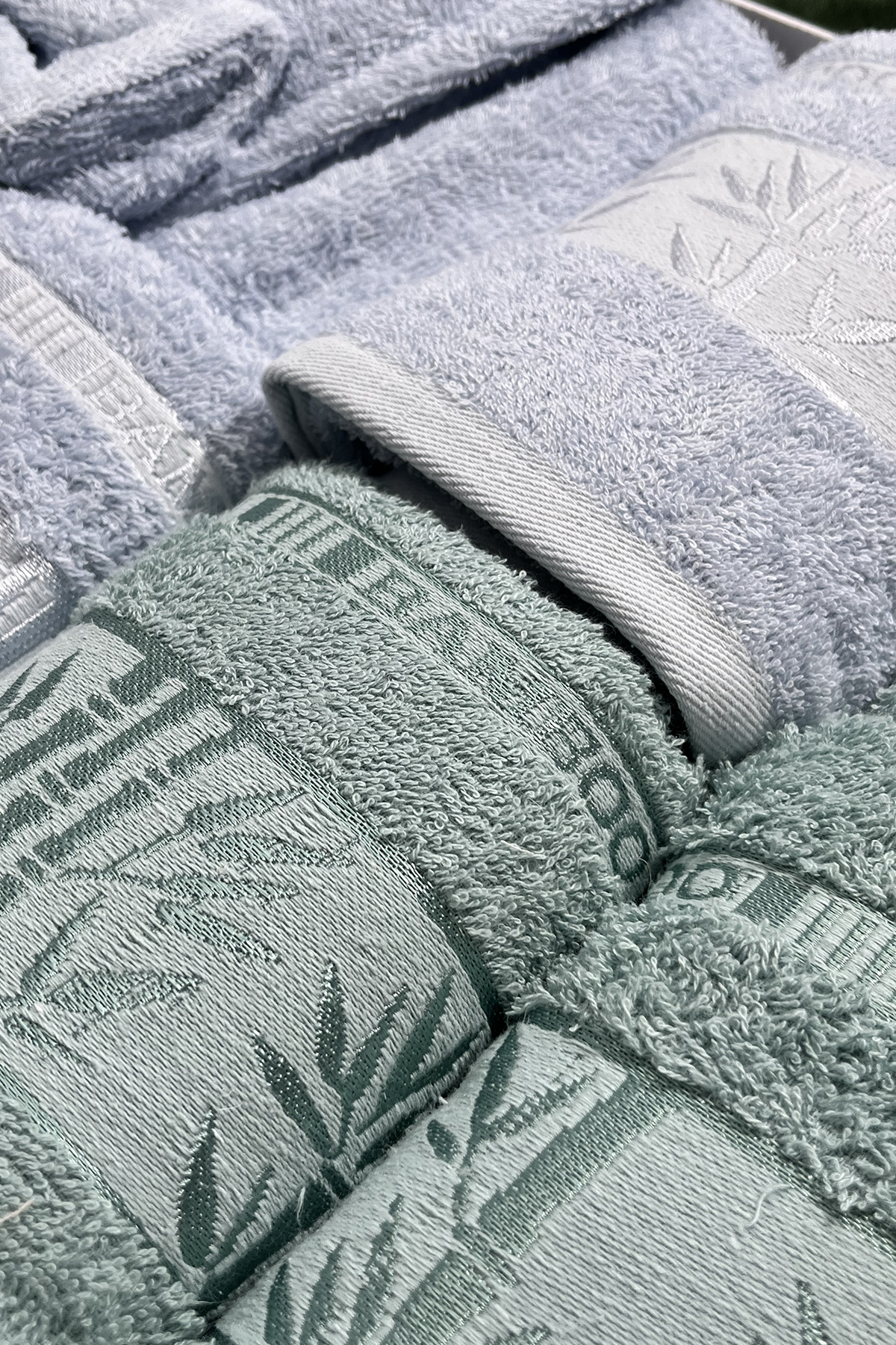 Picture of Elmas Bambu 10 Parça Aile Bornoz Takımı Mavi Mint