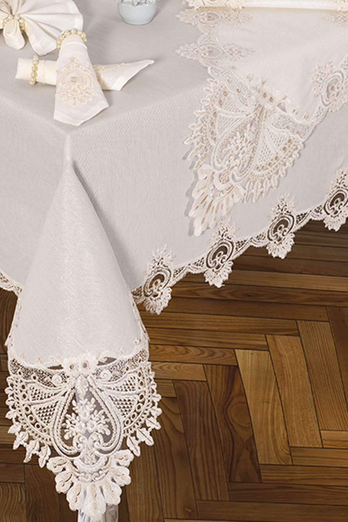 Picture of Smile Masa Örtüsü 160x260 Cm 26 Parça Krem