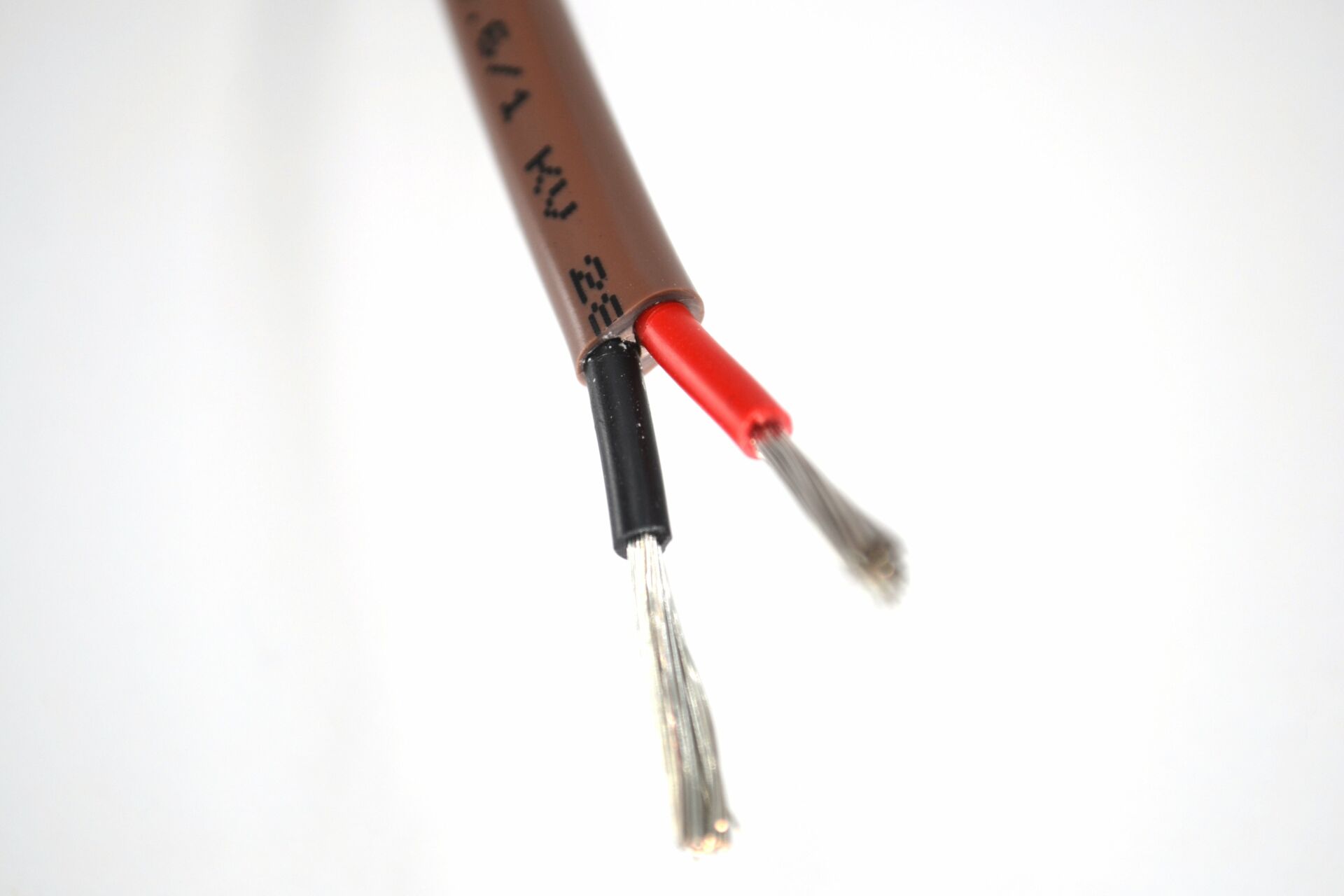 Picture of 100M Marine Yassı 2x2,50mm² Kalaylı Bakır Kablo TTR MYY Kahverengi Ahşap