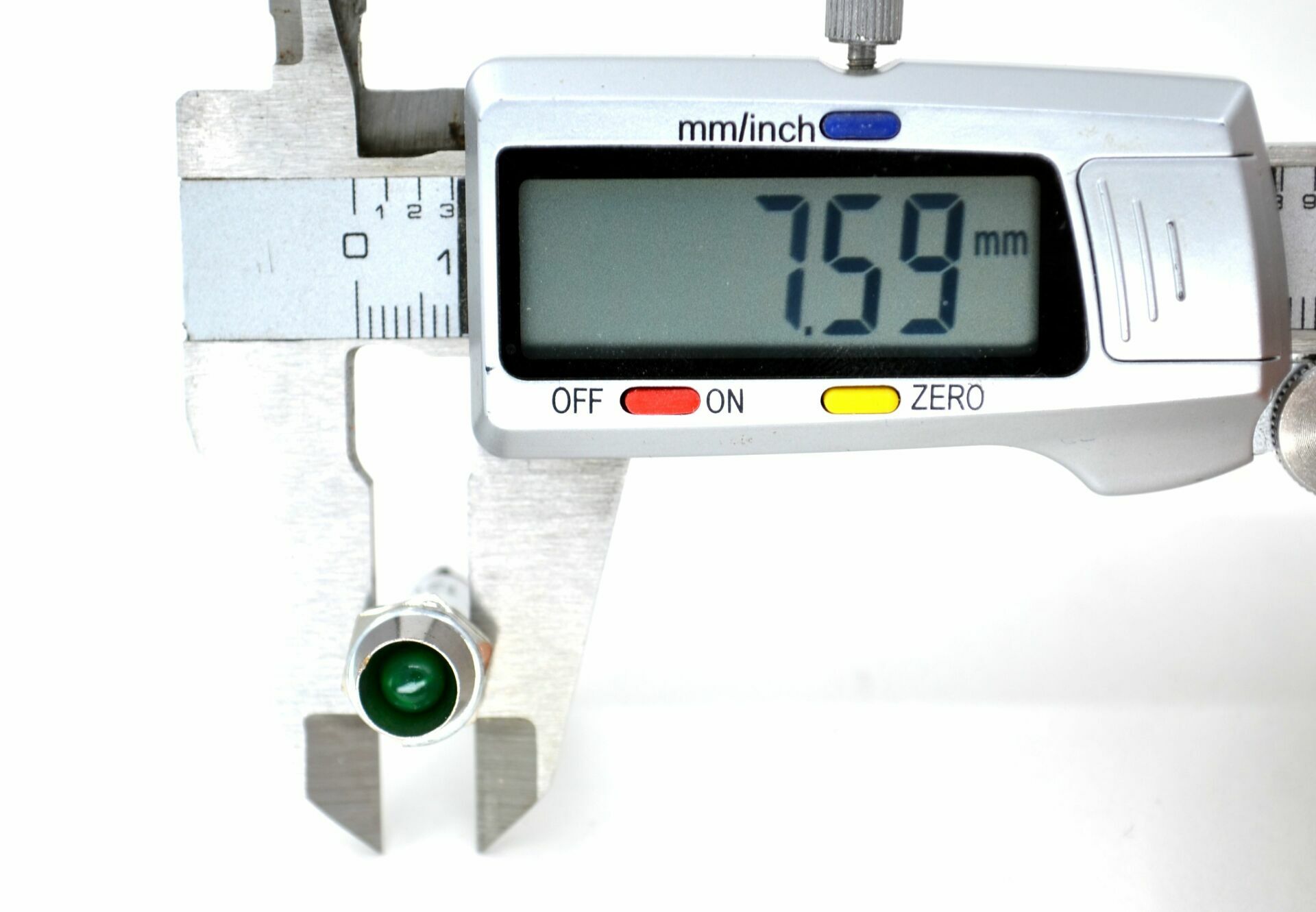 Picture of 8mm 12V Mini Metal Göz Lamba Yeşil Led Sinyal Uyarı Işığı