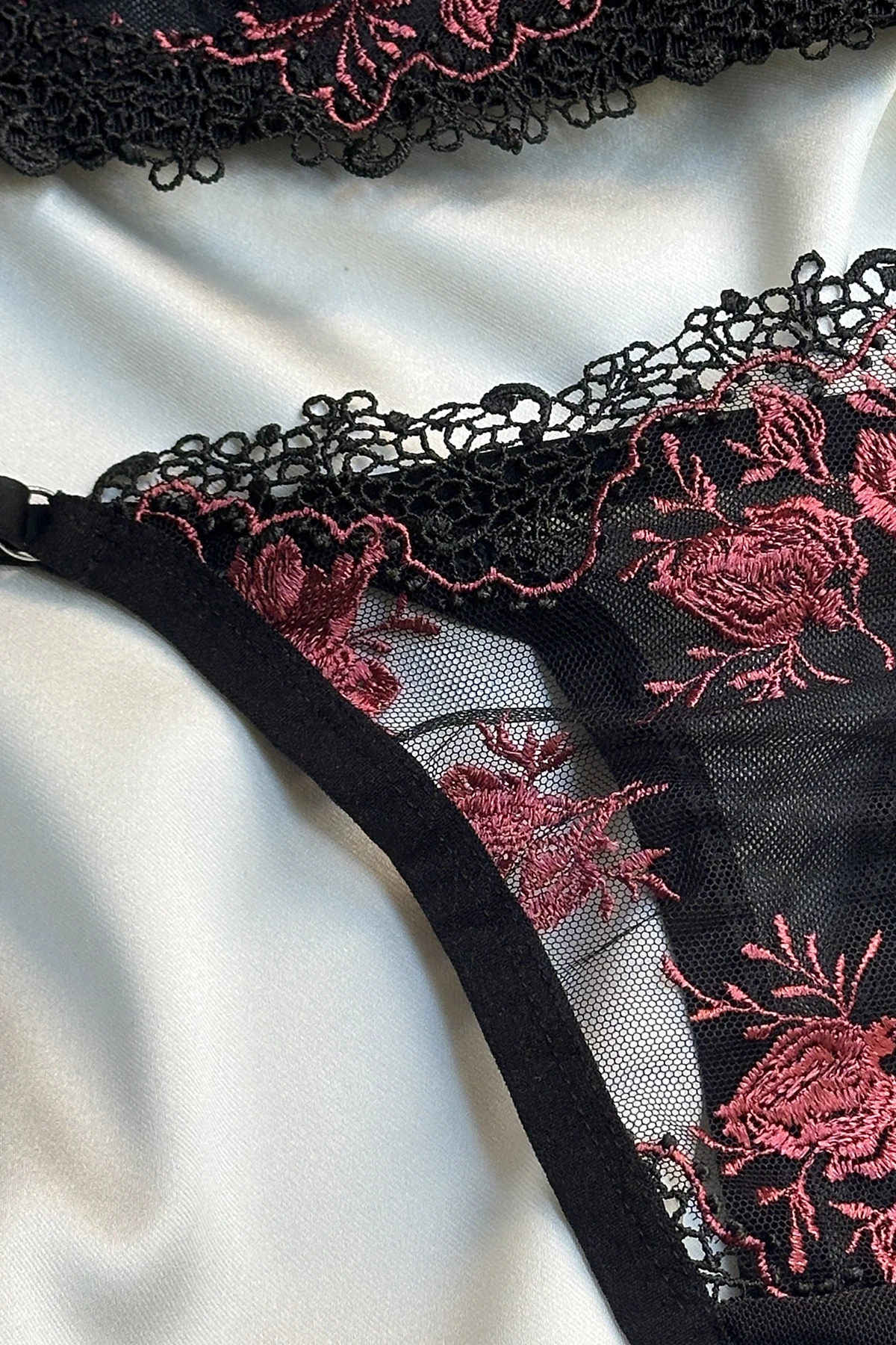 Picture of Black Lace Detailed Underwear