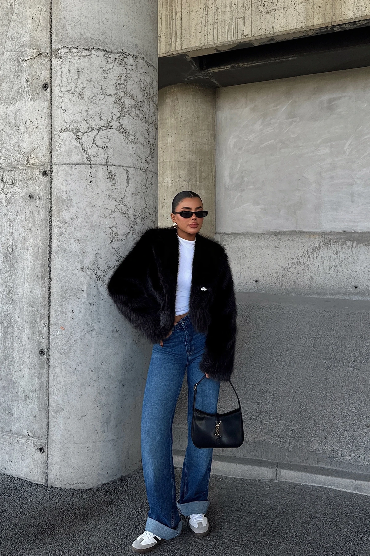 Picture of Black Hooded Fur