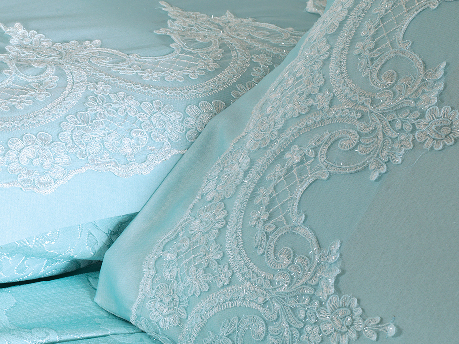 Picture of Fransız Güpürlü Çeyizlik Pike Takımı Nilay Mint