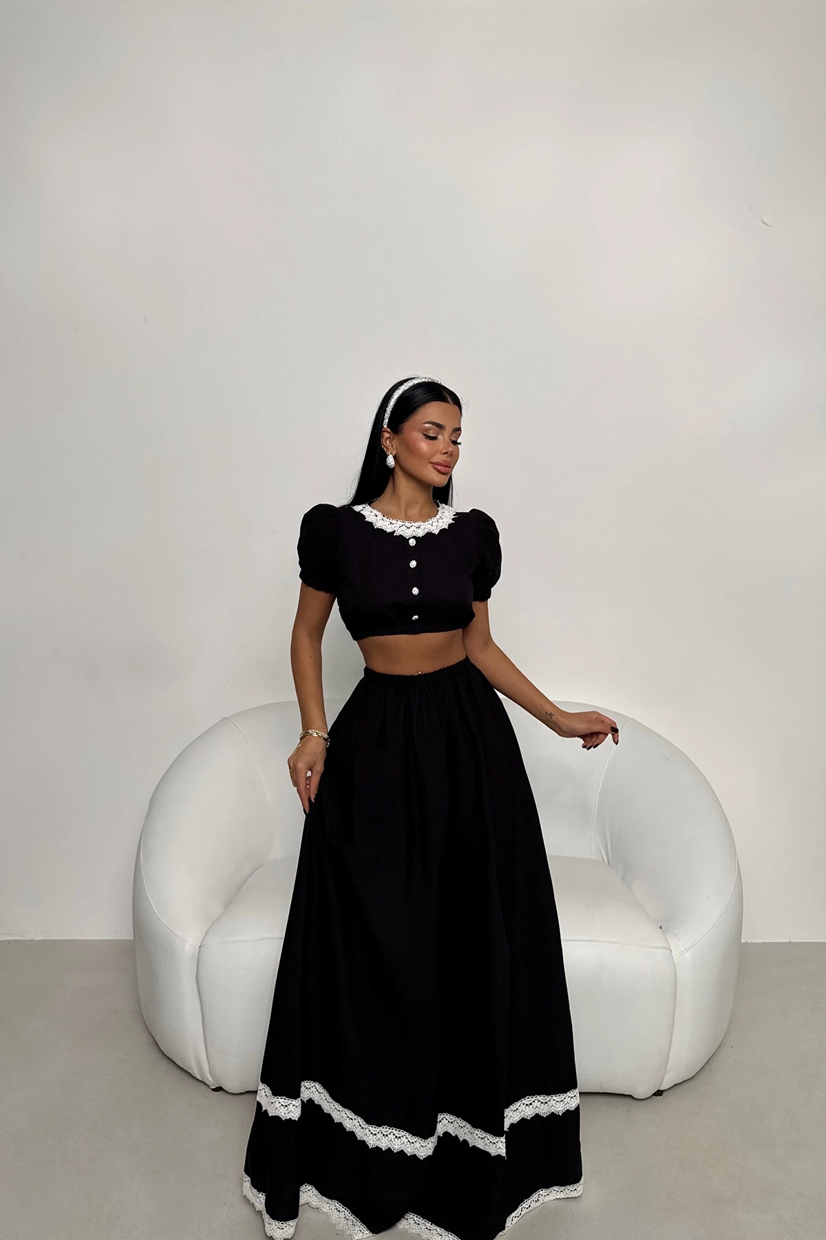 Picture of Black Skirt Suit