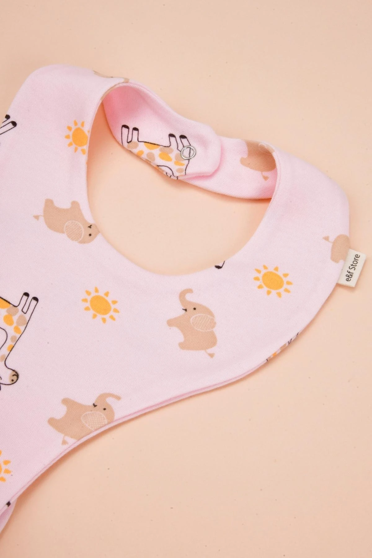 Picture of Emzik Tutucu Mama Önlüğü - Sevimli Hayvan Desenli Pembe Pamuk Kumaş