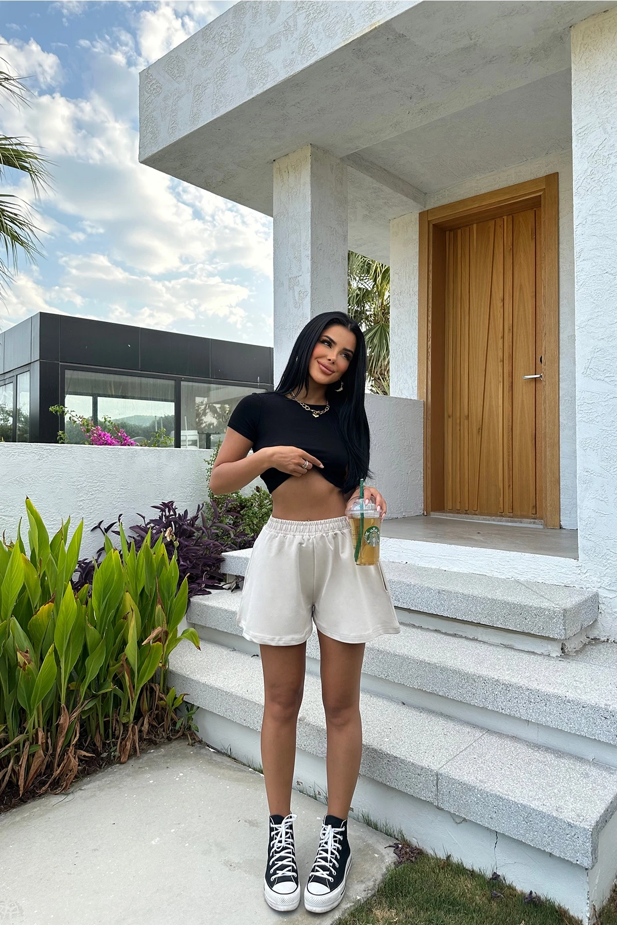 Picture of Cream Basic Shorts