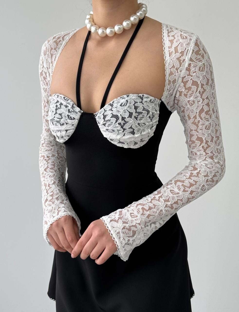 Picture of KOL VE GÖĞÜS LEZ DANTEL BEDEN ATLAS KUMAŞ GLOPLU ELBİSE