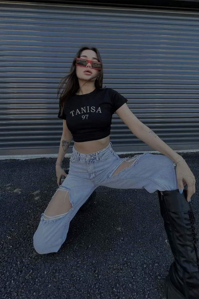 Picture of Black Tanisa written Crop Top