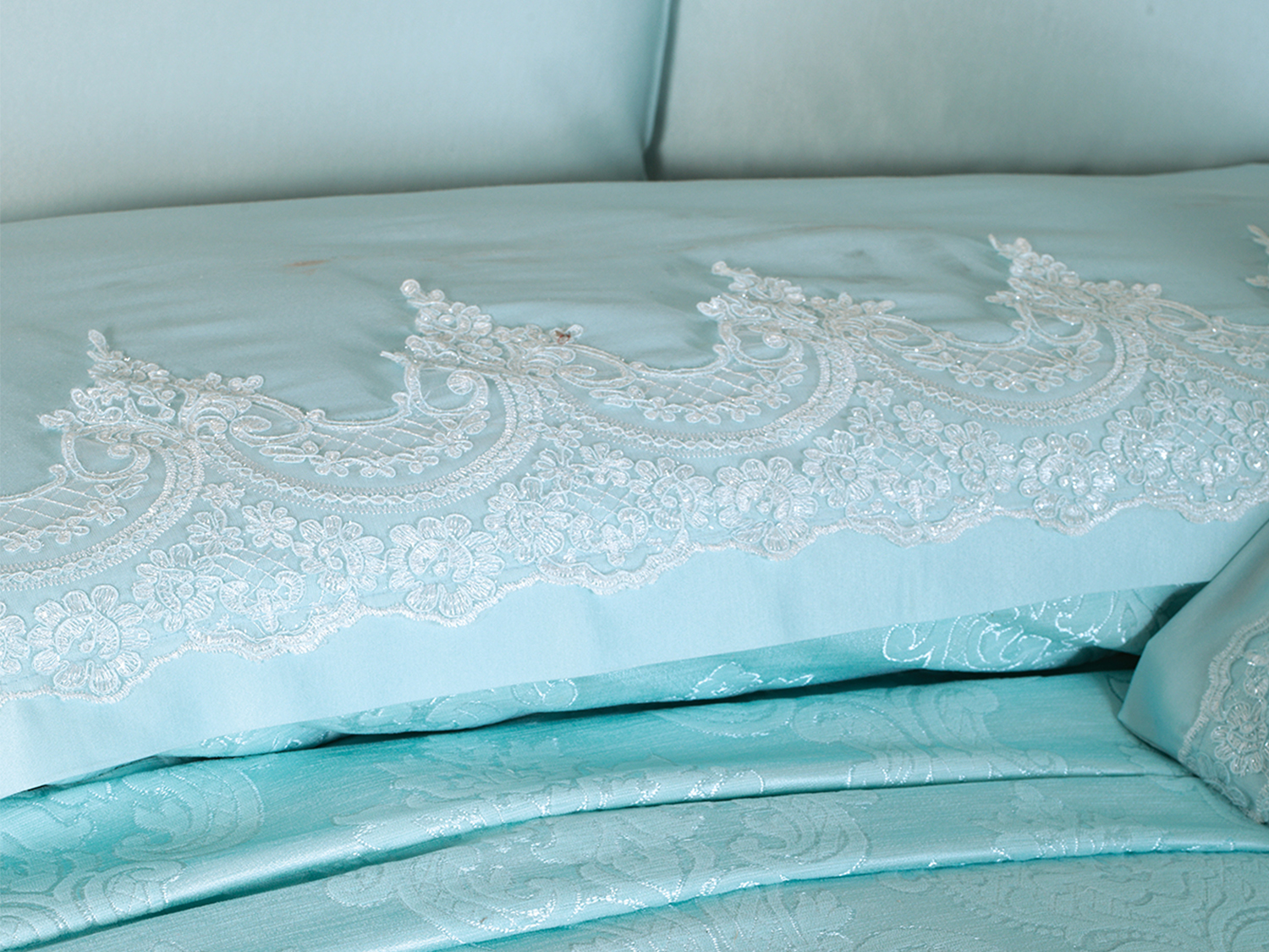 Picture of Fransız Güpürlü Çeyizlik Pike Takımı Nilay Mint