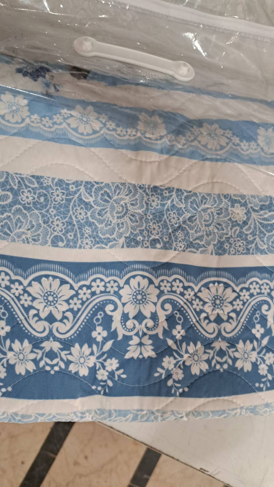 Picture of Emily Baskılı Kapitoneli Çift Kişilik Yatak Örtüsü Mavi