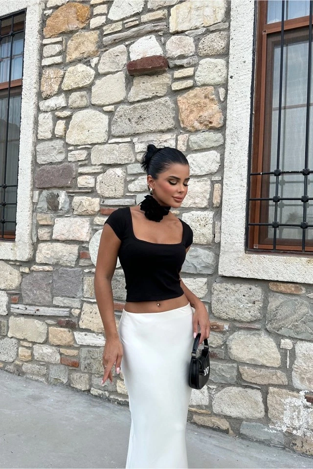 Picture of Black Basic Crop Top