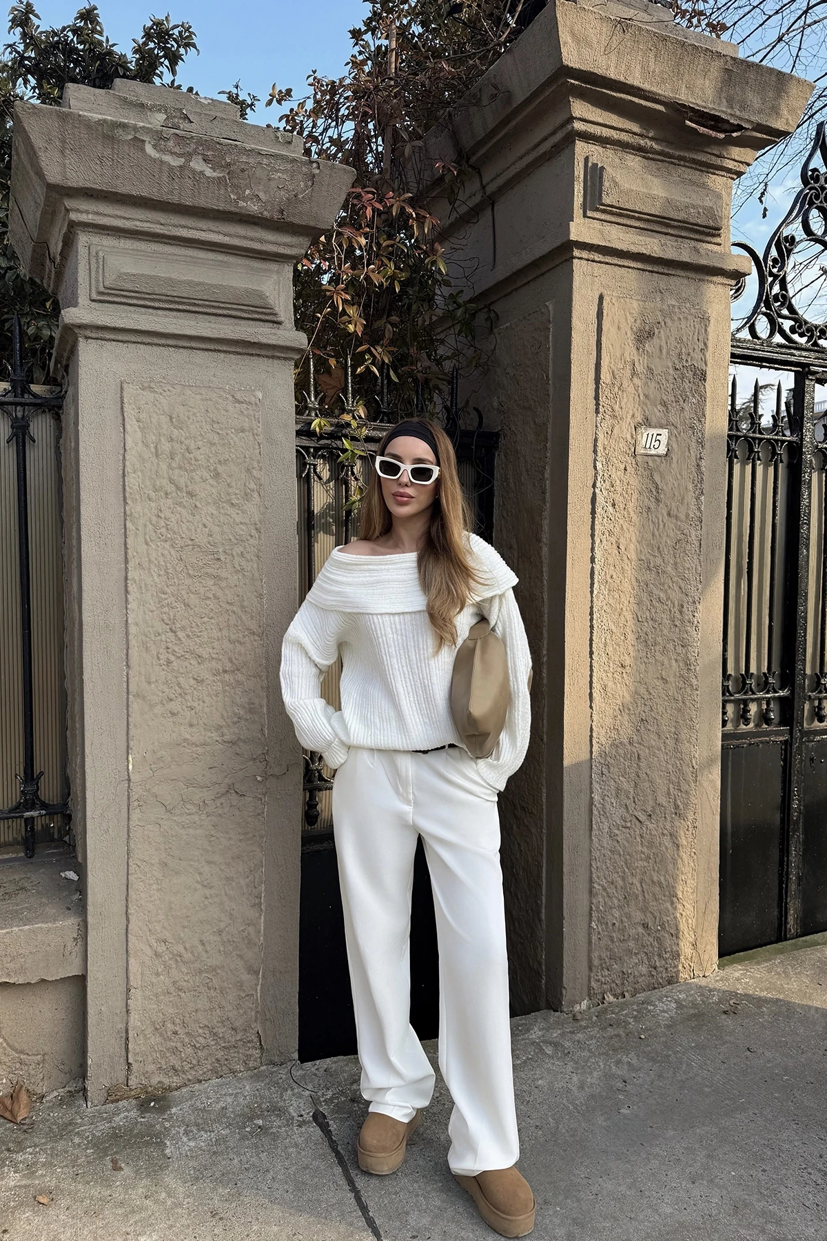 Picture of White Madonna Collar Knitted Sweater