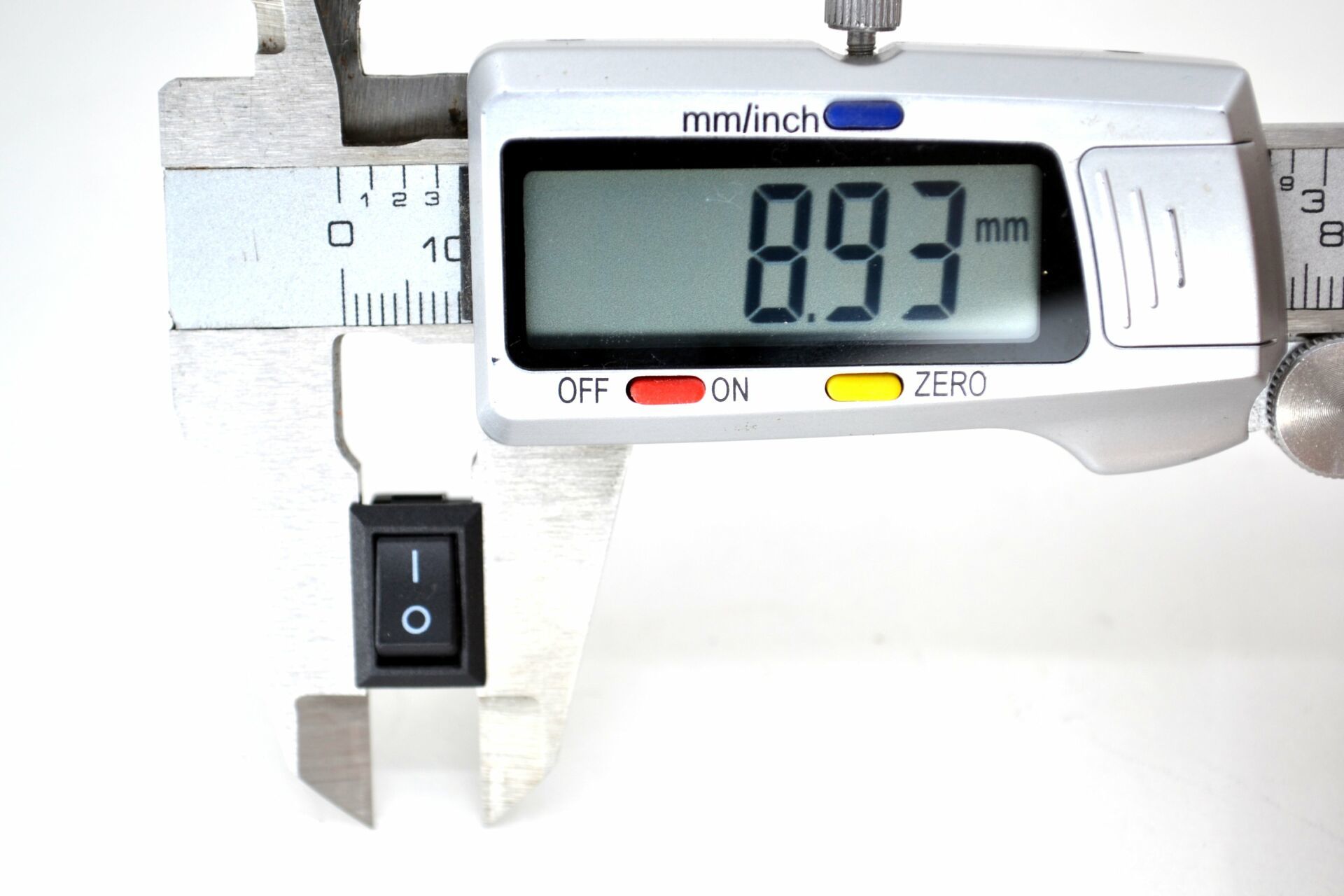 Picture of Mini Dikdörtgen Siyah Elektrik Anahtarı 1-0 Işıksız Rocker 12V-220V