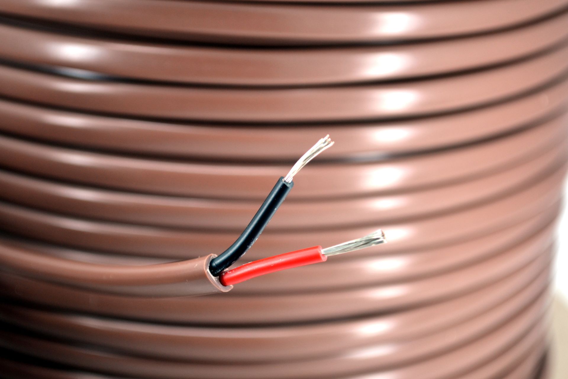 Picture of 100M Marine Yassı 2x1,00mm² Kalaylı Bakır Kablo TTR MYY Kahverengi Ahşap