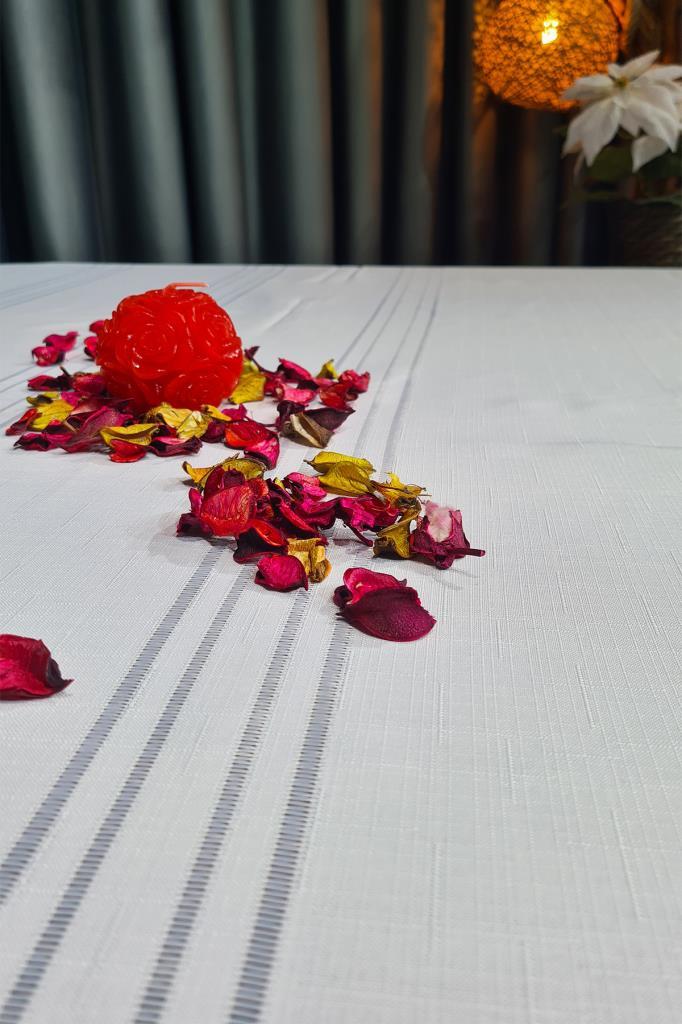 Picture of Corvver Dertsiz Masa Örtüsü 155x220 Krem