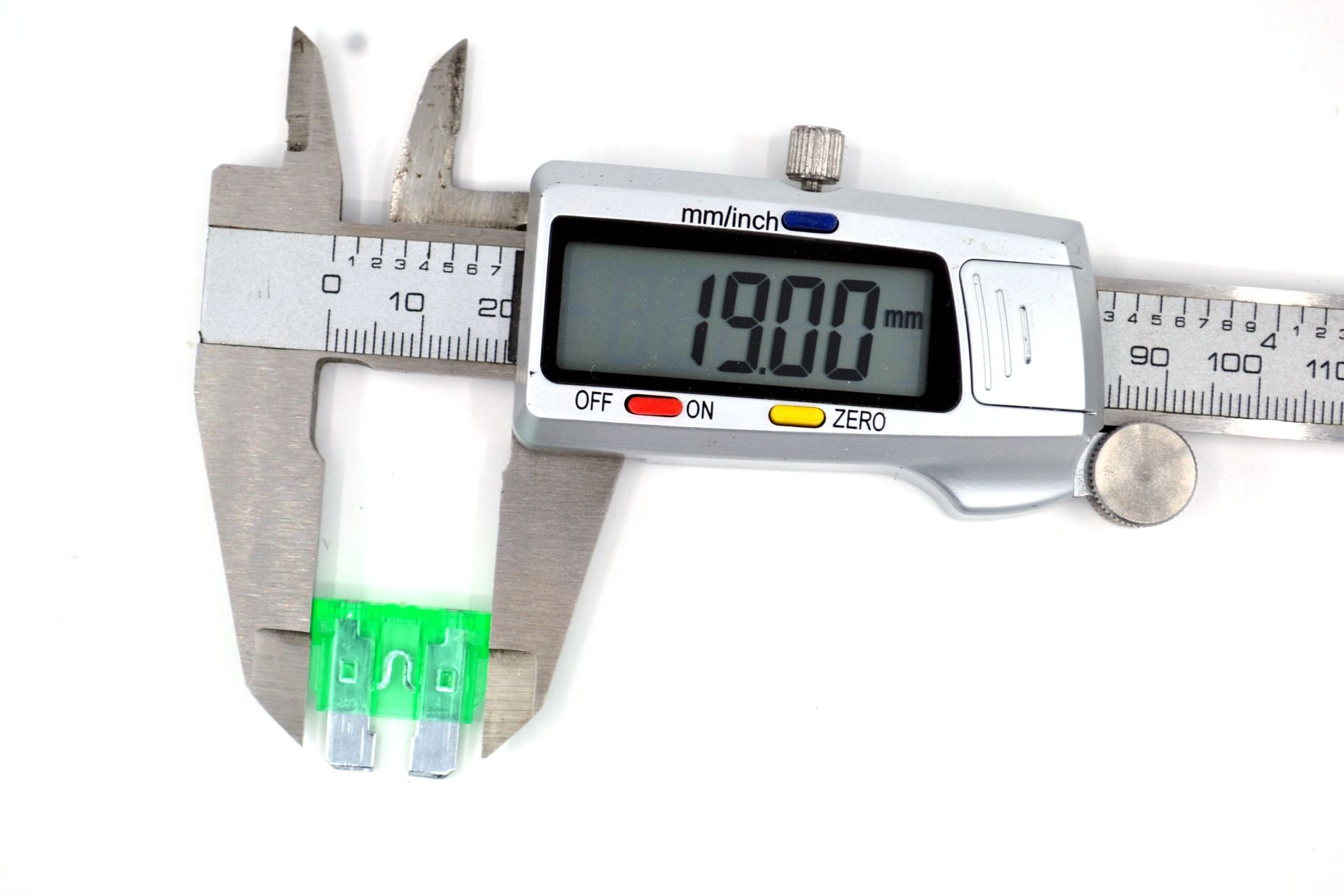 Picture of 100 Adet 30A Yeşil Standart Oto Bıçak Sigorta 12V - 32V DC