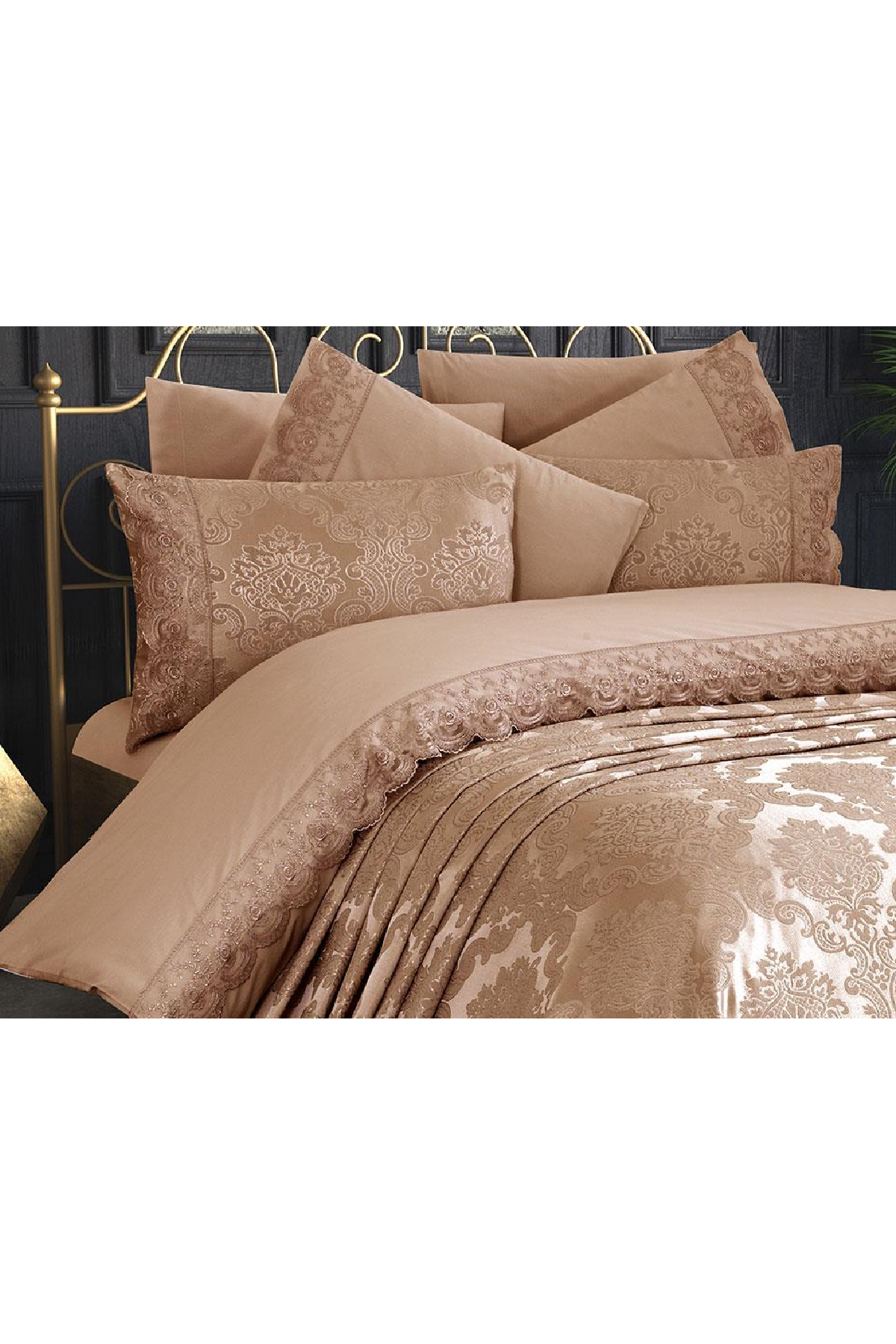 Picture of Fransız Dantelli Kure Yatak Örtüsü Cappucino