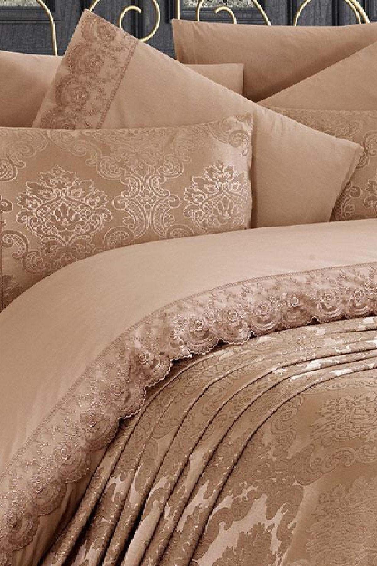 Picture of Fransız Dantelli Kure Yatak Örtüsü Cappucino