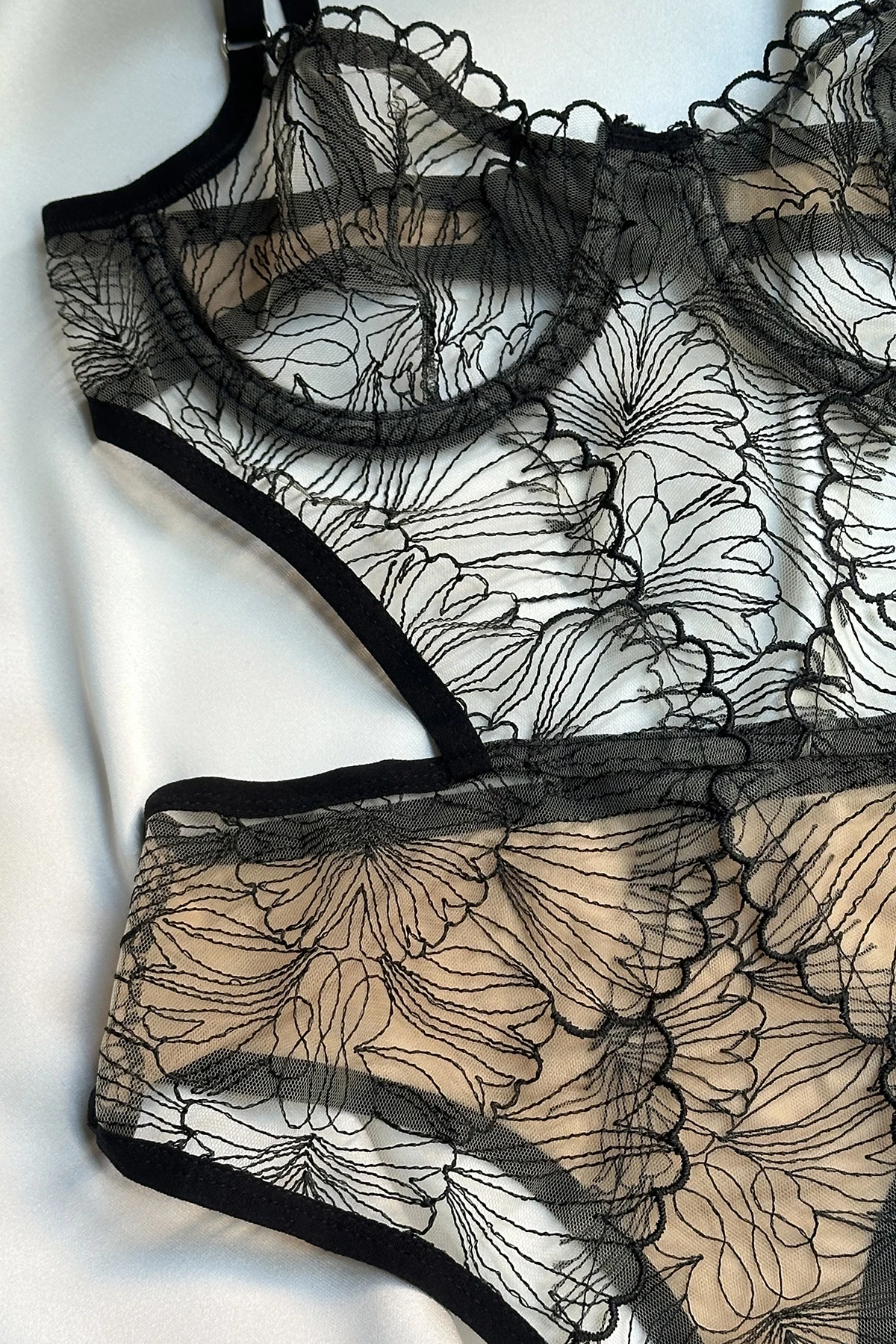 Picture of Cream Lace Detailed Bodysuit