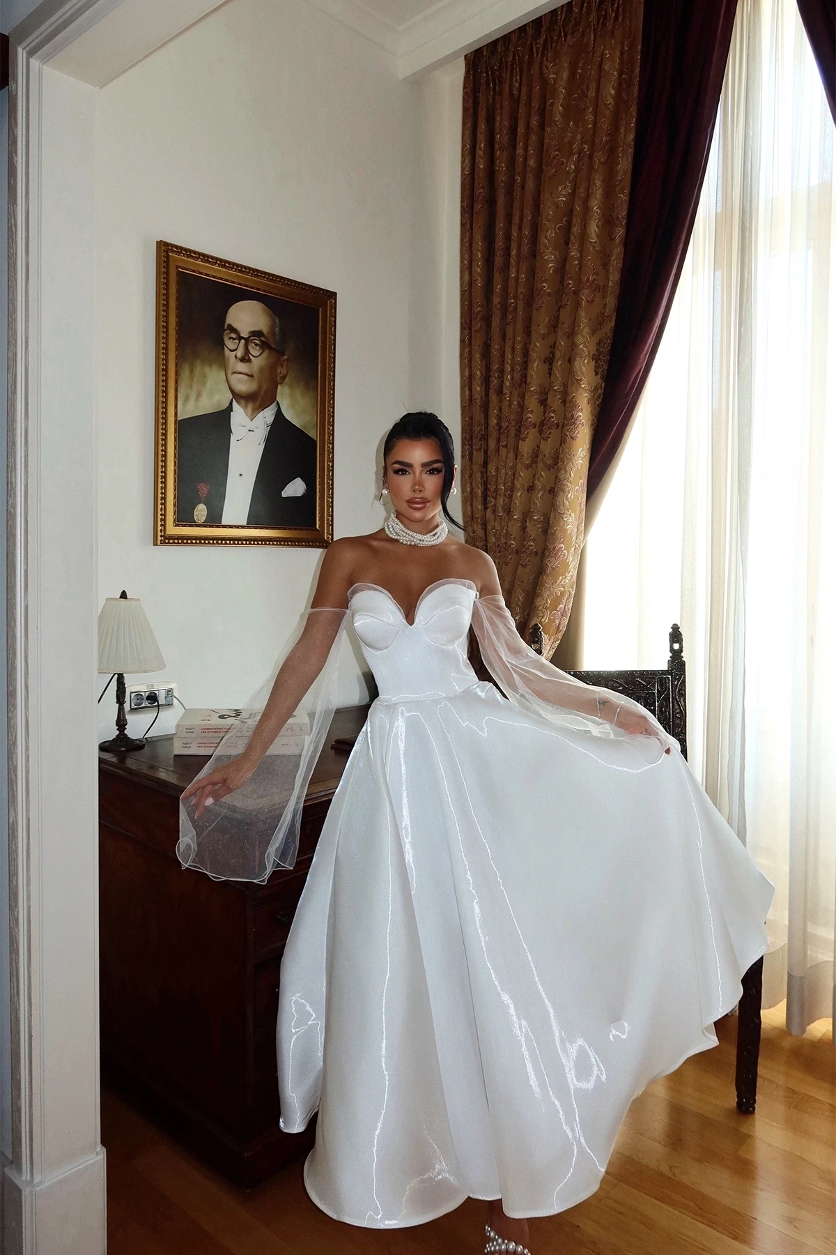 Picture of White Strapless Dress