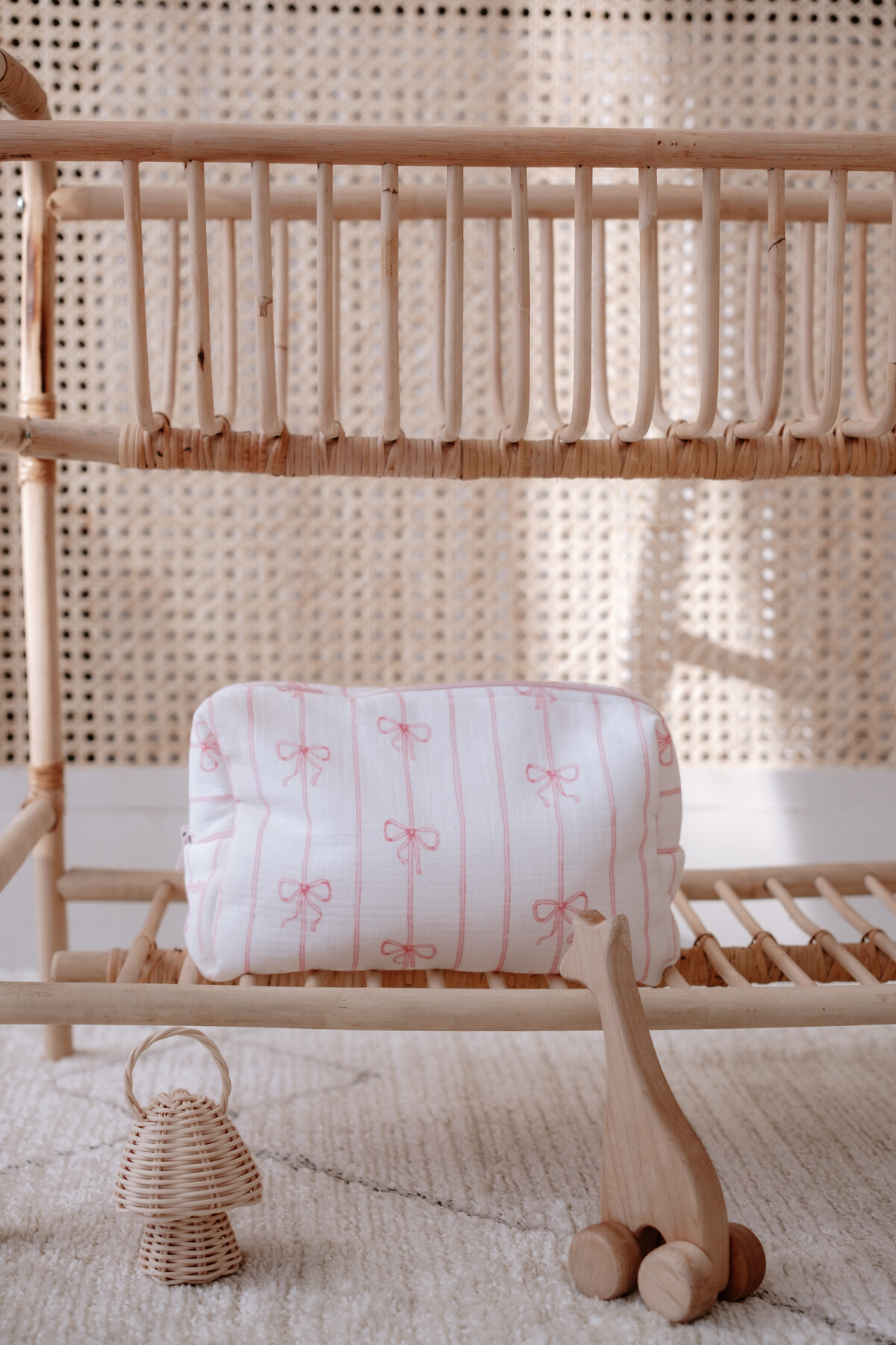 Picture of Müslin Bebek Bakım Çantası - Kurdele / Pembe