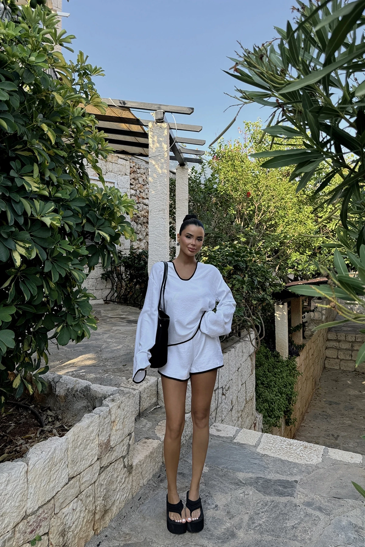 Picture of Suit With White Shorts