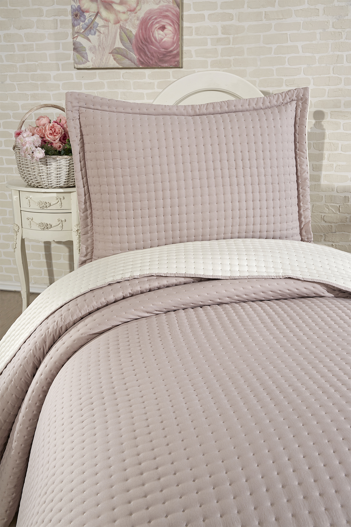 Picture of Elisa Dolgulu Çift Taraflı Tek Kişilik 180x240 Cm Yatak Örtüsü Pudra